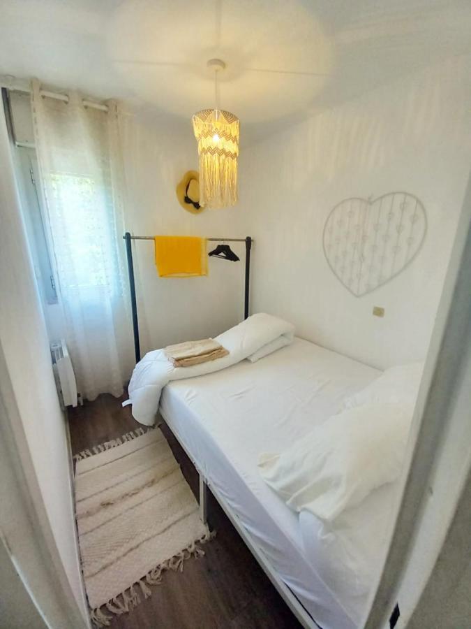 Vacances Avec Piscine Et Entree Autonome Dans Jolie Appartement Jusqu'A 4 Personnes Serignan Luaran gambar